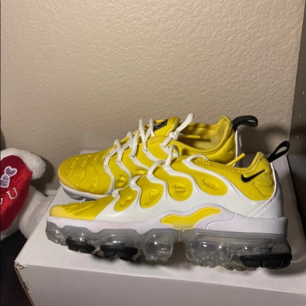 Vapormax plus “Sunshine”